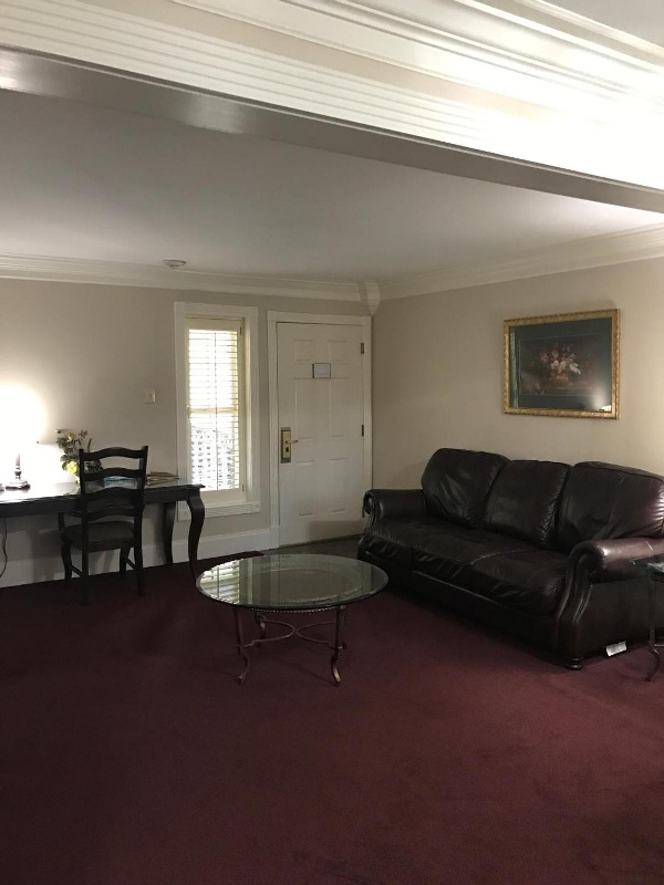 LA Plaza Apartments image 14