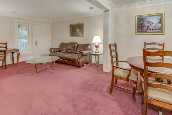 LA Plaza Apartments 5