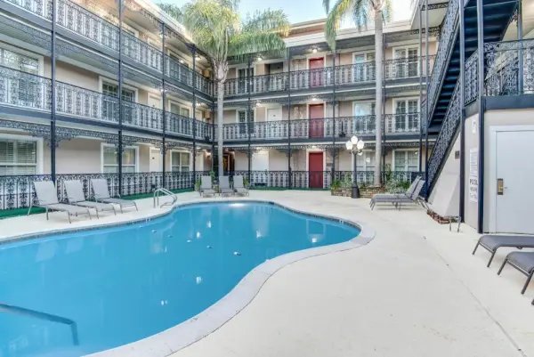 LA Plaza Apartments 7